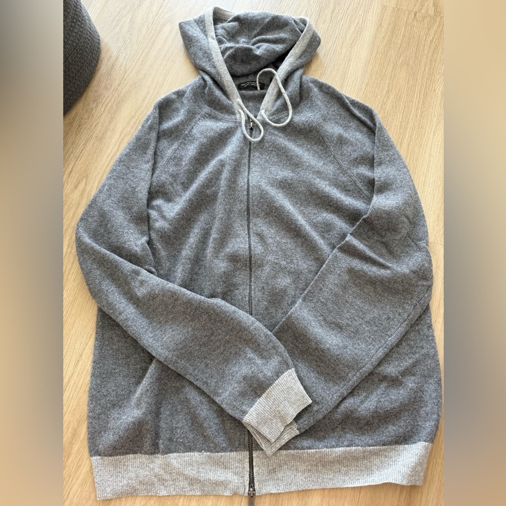Men’s cashmere zip up hoodie